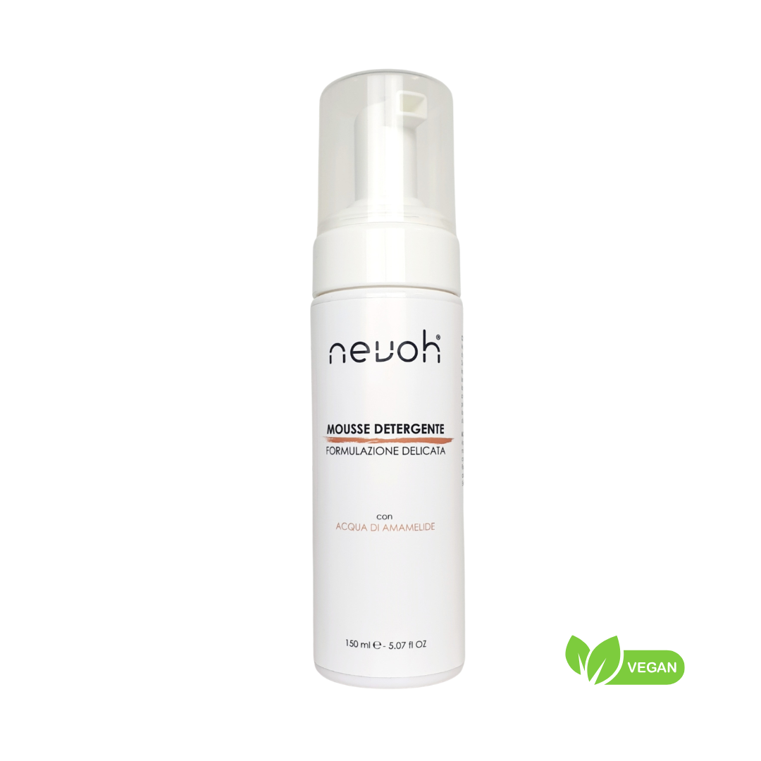 Mousse detergente viso purificante Nevoh per pelle grassa e impura